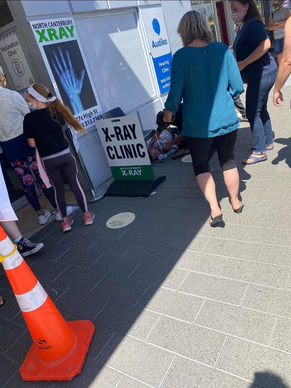 Children collapse on first day of vaccinating children in New Zealand! Vaccinators & media sweep it all under the carpet