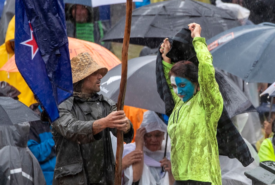 New Zealand switches on sprinklers, and ‘Baby Shark,’ to deter ‘Freedom Convoy’ inspired protesters